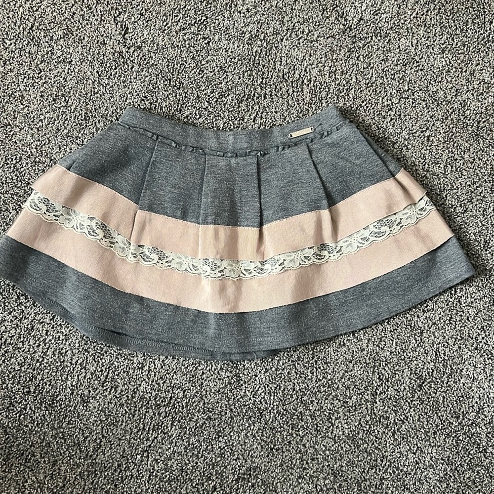 Mayoral skirt. Size 104/4-5. Cute lace detailing.